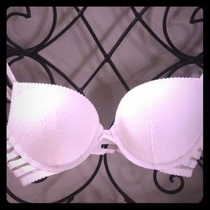 COPY - Victoria’s Secret very sexy bra. Size 34B.